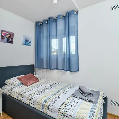 Hemetek Apartment *